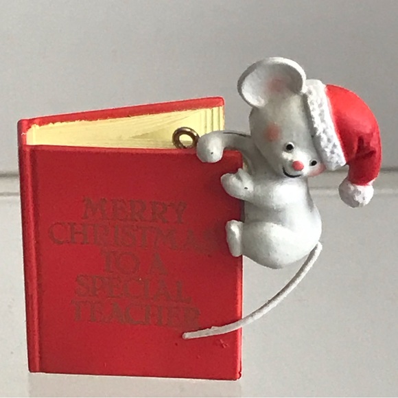 Lot of 7 Vintage Christmas Ornaments Made Of Wood, Metal, Plastic, Felt & Yarn - Picture 9 of 16